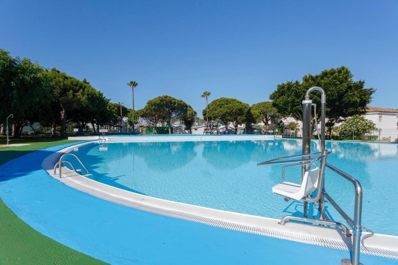 Almadraba Sancti Petri  Grupo DUNNA piscina